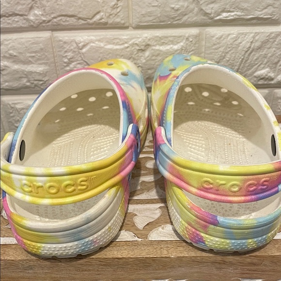 Tie Dyed 🐊 Crocs - Picture 3 of 4